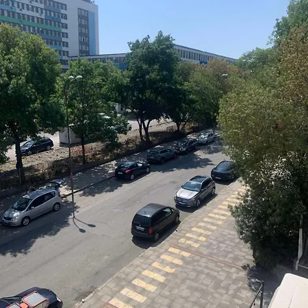 Asinela с гараж 부르가스