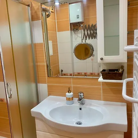 아파트 Asinela с гараж