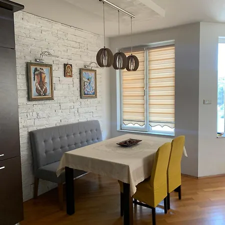 아파트 Asinela с гараж *