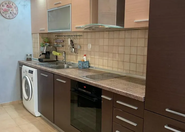 Asinela с гараж بورغاس