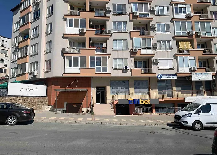 Asinela с гараж Lejlighed *