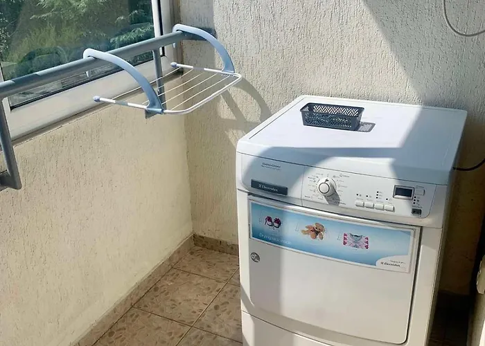 Asinela с гараж بورغاس